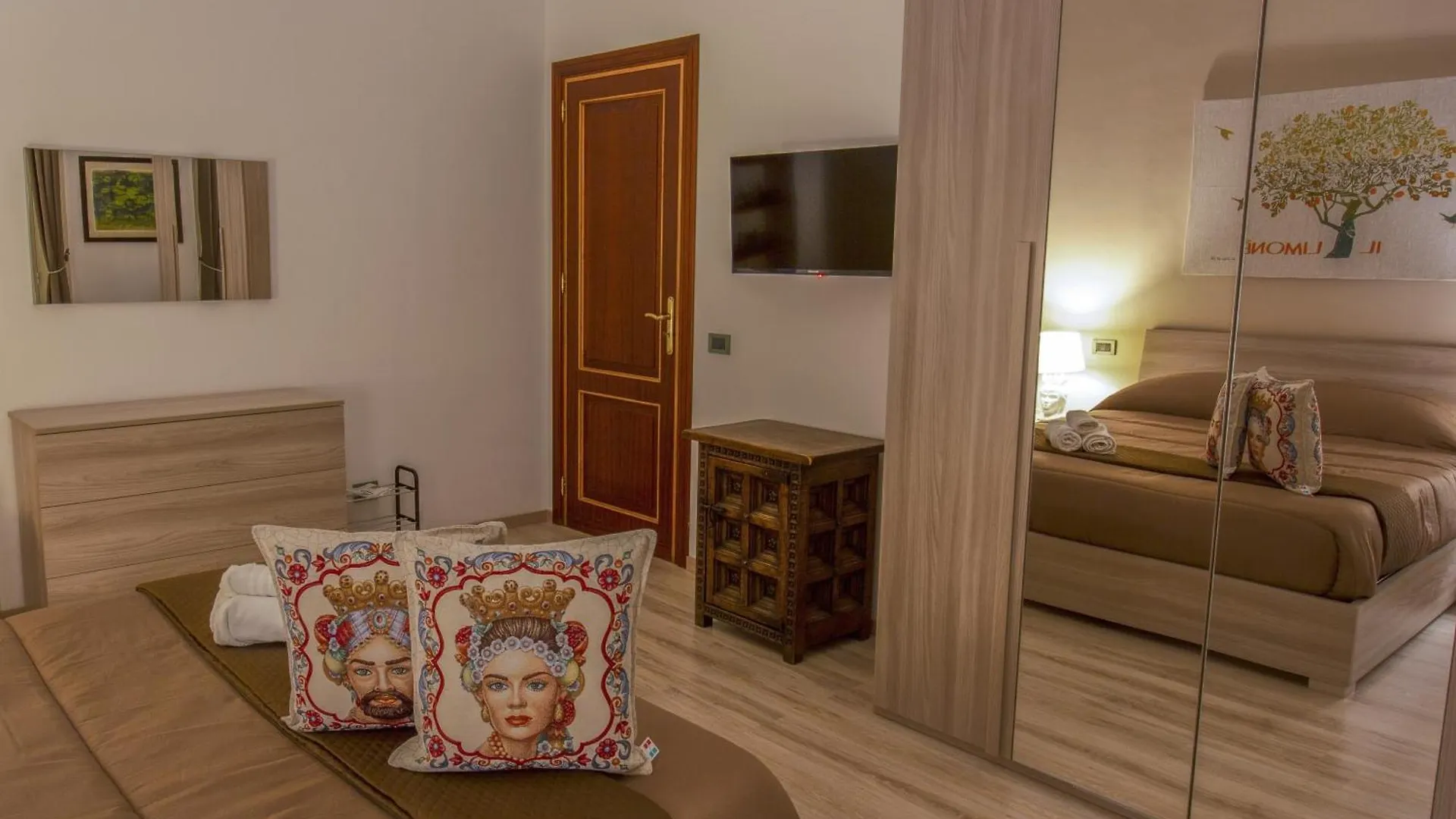 Apartmán Quintino 57 Al Politeama - Tourist Lease Palermo 0*,  Itálie